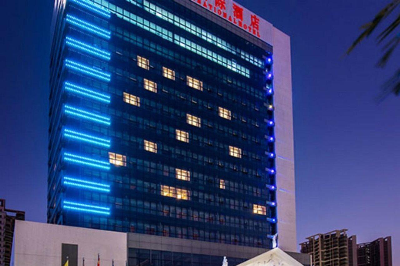 Vienna International Hotel Shenzhen Qianhai Bagian luar foto