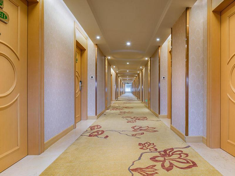 Vienna International Hotel Shenzhen Qianhai Bagian luar foto