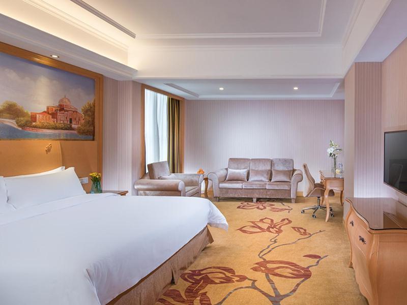 Vienna International Hotel Shenzhen Qianhai Bagian luar foto