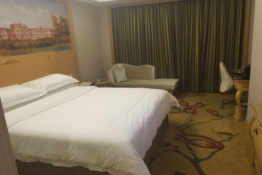 Vienna International Hotel Shenzhen Qianhai Bagian luar foto