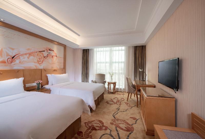 Vienna International Hotel Shenzhen Qianhai Bagian luar foto