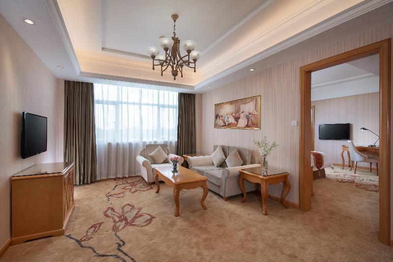 Vienna International Hotel Shenzhen Qianhai Bagian luar foto