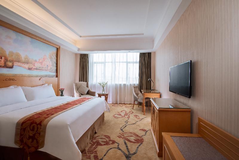 Vienna International Hotel Shenzhen Qianhai Bagian luar foto